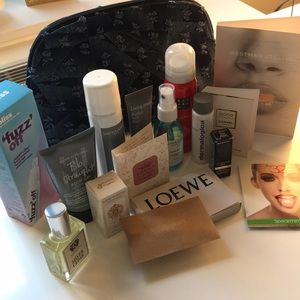 Cosmetic sample bundle with makeup purse